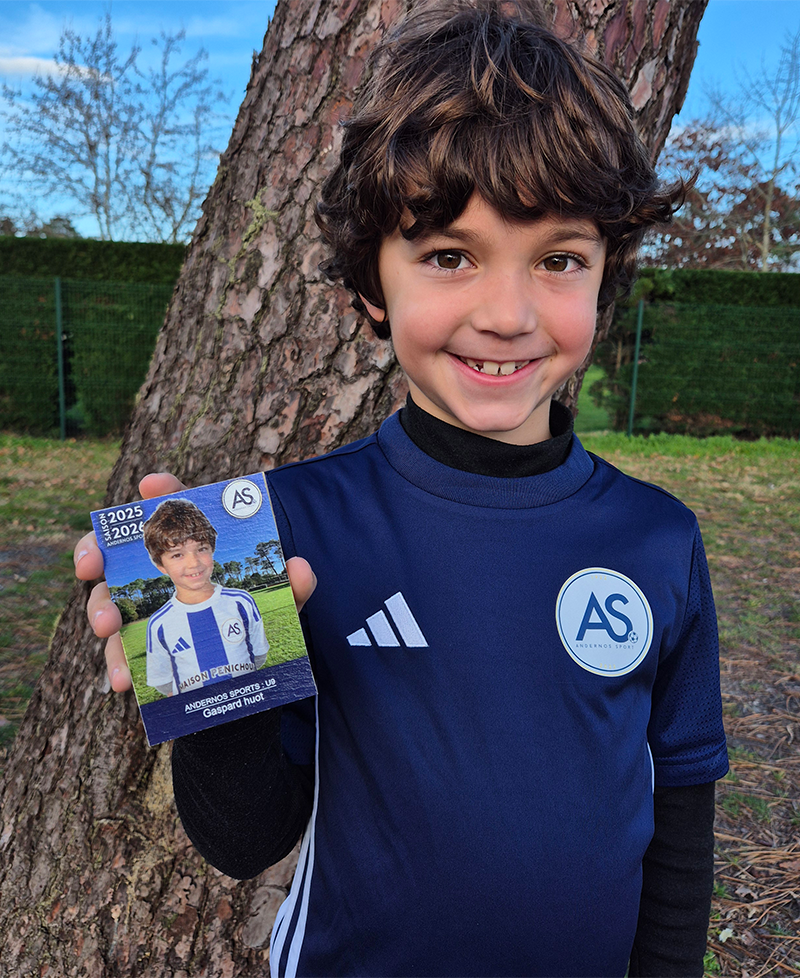 magnet-bois-personnalise-8.webp - photo equipe football a andernos - andernos